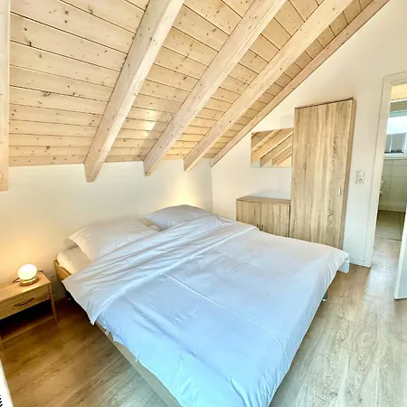 9300 Seerose 7 Nyaraló